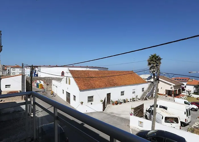 T2-neville's House F Nazaré