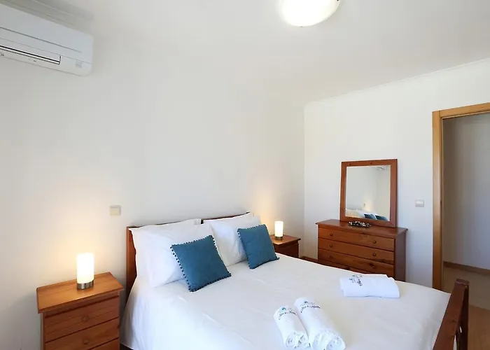 T2-neville's House F Apartman