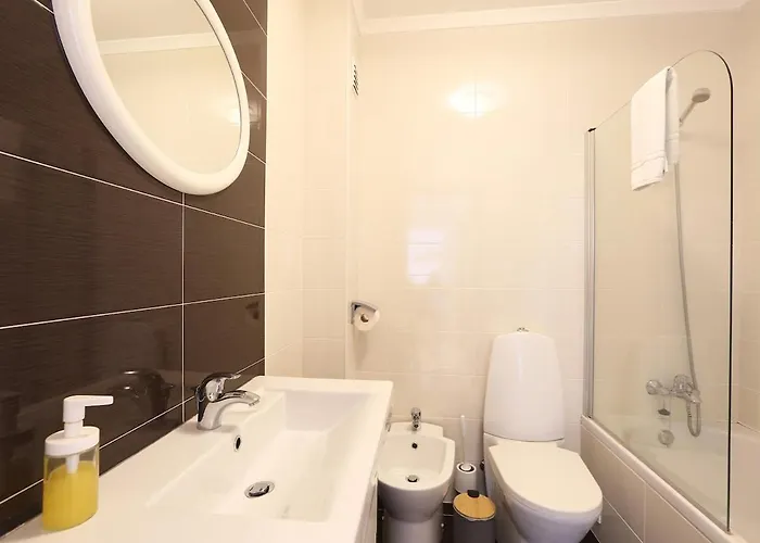 T2-neville's House F Nazare