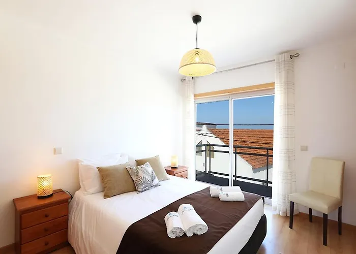 T2-neville's House F * Nazaré